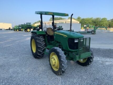 2013 John Deere 5065E