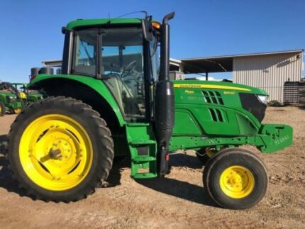 2018 John Deere 6110M