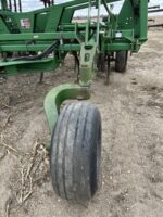 2006 John Deere 2210 - Image 25